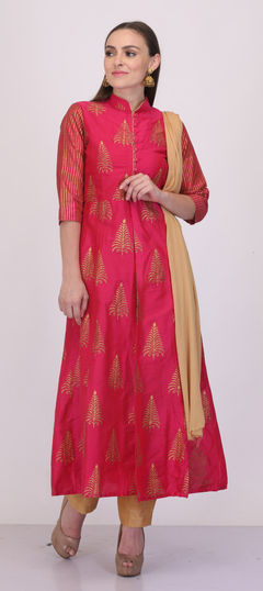 Pink and Majenta color Salwar Kameez in Cotton fabric with Block Print work