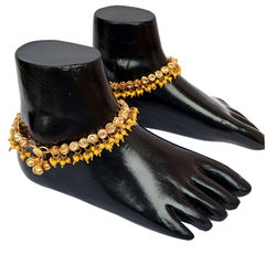 Yellow color Anklet in Metal Alloy studded with Kundan & Gold Rodium Polish : 1814160