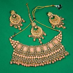 Pink and Majenta color Necklace in Metal Alloy studded with Austrian diamond, Kundan & Gold and Silver Rodium Polish : 1815202