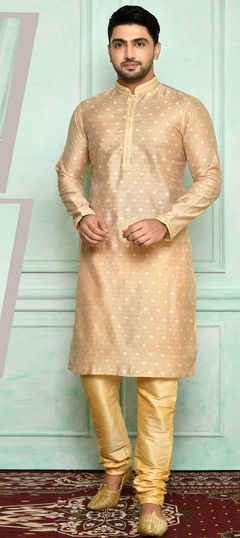 Pink and Majenta color Kurta Pyjamas in Brocade fabric with Thread work