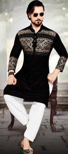 Black and Grey color Kurta Pyjamas in Blended Cotton fabric with Printed work