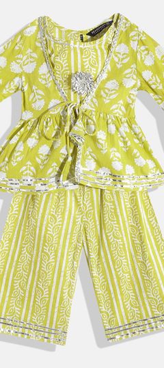 Green color Girls Top with Bottom in Cotton fabric with Gota Patti, Printed work