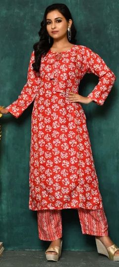 Party Wear Red and Maroon color Tunic with Bottom in Muslin fabric with Digital Print work : 1821350