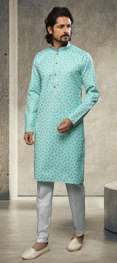 Green color Kurta Pyjamas in Cotton fabric with Printed work