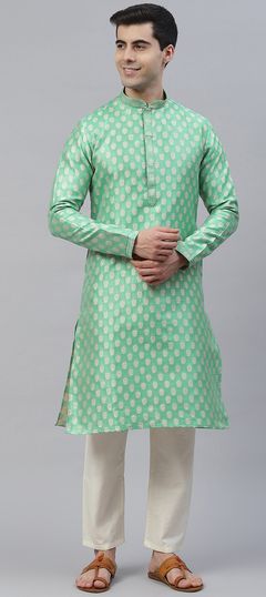 Green color Kurta Pyjamas in Banarasi Silk fabric with Thread, Weaving work