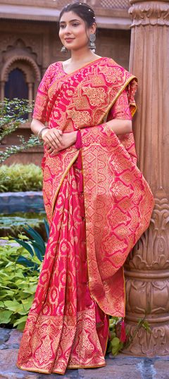 Pink and Majenta color Saree in Banarasi Silk, Silk fabric with Weaving work