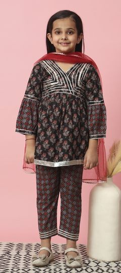 Black and Grey color Kids Salwar in Cotton, Net fabric with Floral, Gota Patti, Printed work : 1825519