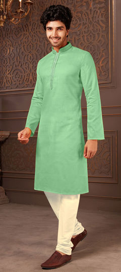 Green color Kurta Pyjamas in Cotton fabric with Embroidered, Thread, Zari work : 1826056