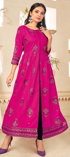 Casual Pink and Majenta color Kurti in Rayon fabric with Long, Slits Printed work : 1827808