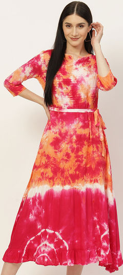Pink and Majenta color Kurti in Rayon fabric with Tye n Dye work