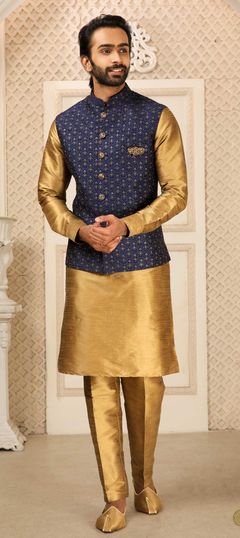 Blue color Kurta Pyjama with Jacket in Banarasi Silk fabric with Embroidered work : 1831943