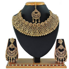 Gold Rodium Polish Gold color Necklace in Metal Alloy studded with CZ Diamond