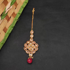 Red and Maroon color Mang Tikka in Metal Alloy studded with CZ Diamond, Pearl & Gold Rodium Polish : 1835463