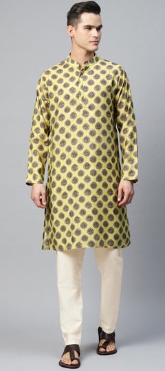 Green color Kurta Pyjamas in Muslin fabric with Printed work : 1838065