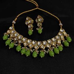 Green color Necklace in Metal Alloy studded with Beads, Kundan & Gold Rodium Polish : 1839171