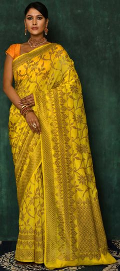 Green color Saree in Banarasi Silk, Silk fabric with Weaving work