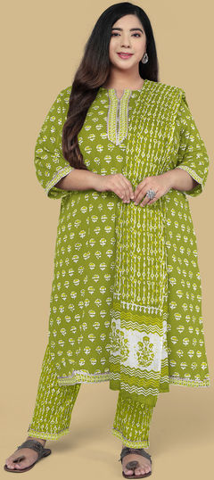 Green color Salwar Kameez in Cotton fabric with Printed work