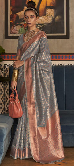 Black and Grey color Saree in Silk fabric with Weaving work