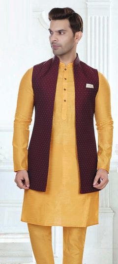 Red and Maroon color Nehru Jacket in Jacquard fabric with Weaving work : 1842614