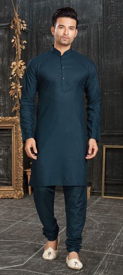 Blue color Kurta Pyjamas in Cotton fabric with Thread work : 1844291