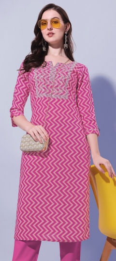 Pink and Majenta color Kurti in Rayon fabric with Embroidered, Printed work