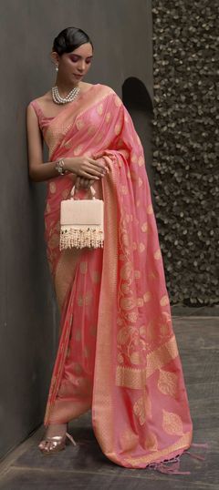 Pink and Majenta color Saree in Art Silk, Silk fabric with Weaving work