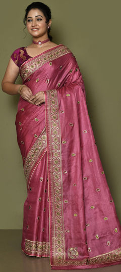 Pink and Majenta color Saree in Banarasi Silk, Silk fabric with Embroidered, Thread, Weaving, Zari work