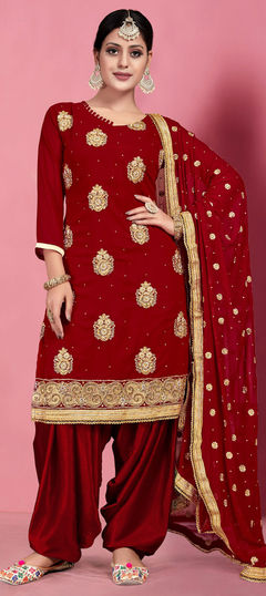 Reception, Wedding Red and Maroon color Salwar Kameez in Georgette fabric with Straight Embroidered, Stone, Zari work : 1856344