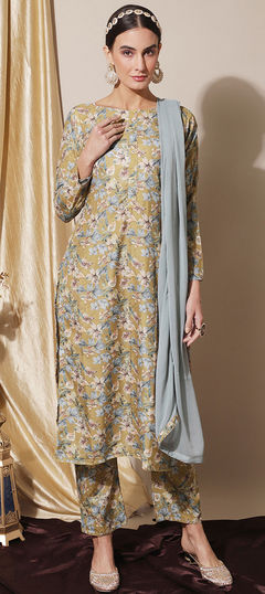 Yellow color Salwar Kameez in Muslin fabric with Digital Print, Floral work