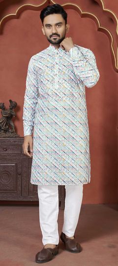 Multicolor color Kurta Pyjamas in Cotton fabric with Digital Print work