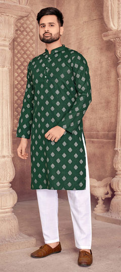 Green color Kurta Pyjamas in Cotton fabric with Foil Print work : 1863789