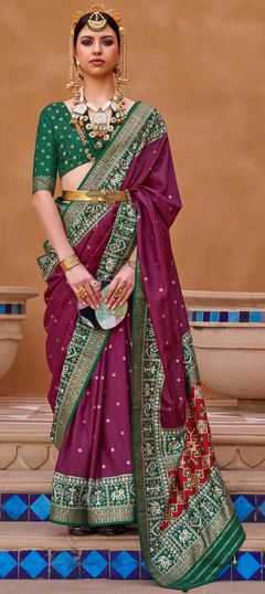 Pink and Majenta color Saree in Patola Silk, Silk fabric with Printed work
