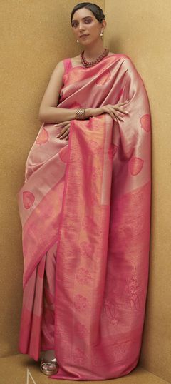 Pink and Majenta color Saree in Handloom fabric with Weaving work