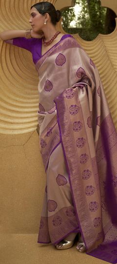 Purple and Violet color Saree in Handloom fabric with Weaving work