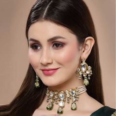 Green color Necklace in Metal Alloy studded with Beads, Kundan & Gold Rodium Polish : 1866514