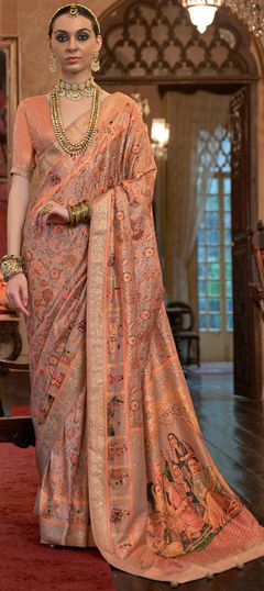 Pink and Majenta color Saree in Patola Silk, Silk fabric with Weaving work