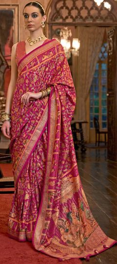 Pink and Majenta color Saree in Patola Silk, Silk fabric with Weaving work