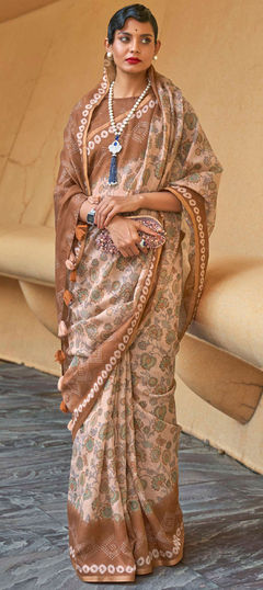 Beige and Brown color Saree in Cotton fabric with Printed work