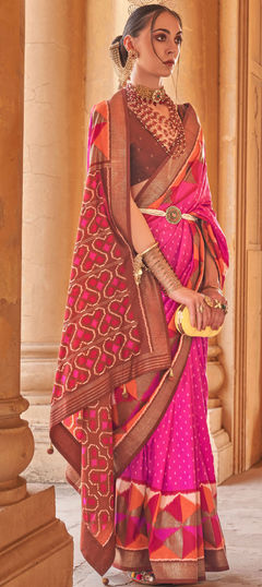 Pink and Majenta color Saree in Viscose fabric with Printed work