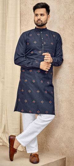 Blue color Kurta Pyjamas in Cotton fabric with Printed, Thread work