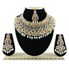Gold Rodium Polish Multicolor color Necklace in Metal Alloy studded with Austrian diamond, Pearl