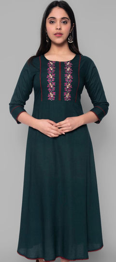 Green color Kurti in Rayon fabric with Thread work