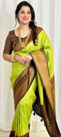 Green color Saree in Litchi Silk, Silk fabric with Weaving work