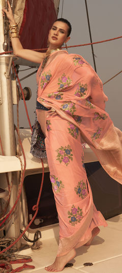 Pink and Majenta color Saree in Art Silk, Silk fabric with Floral, Printed, Weaving work