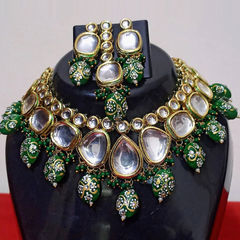 Green color Necklace in Metal Alloy studded with Kundan & Gold Rodium Polish : 1882676