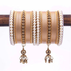 Gold color Bangles in Metal Alloy studded with Cubic Zirconia, Pearl & Gold Rodium Polish : 1883062