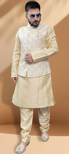 Gold color Kurta Pyjama with Jacket in Silk fabric with Broches, Weaving work