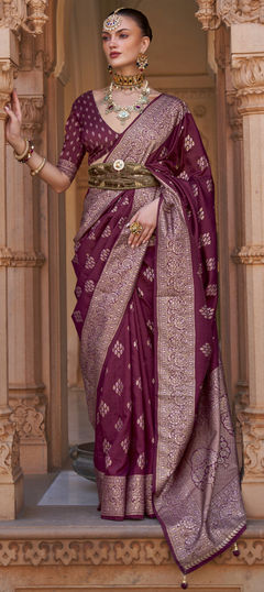 Red and Maroon color Saree in Banarasi Silk, Silk fabric with Weaving work