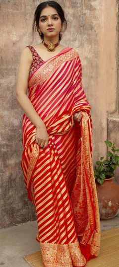 Red and Maroon color Saree in Litchi Silk, Silk fabric with Weaving work