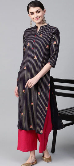Black and Grey color Kurti in Rayon fabric with Printed work